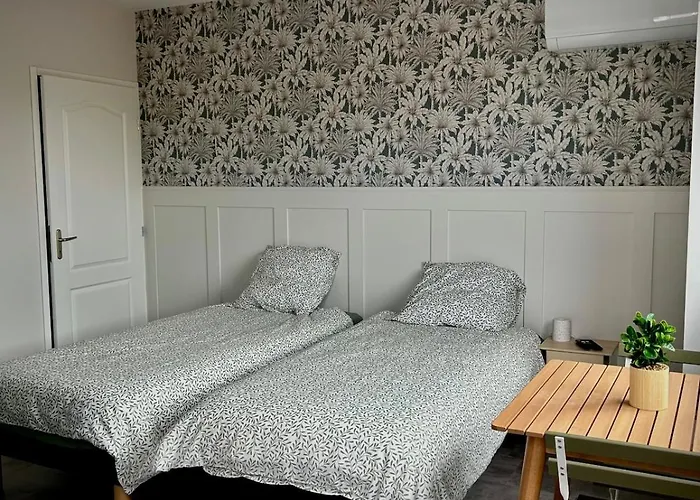 L'escale De La Raperie, 3